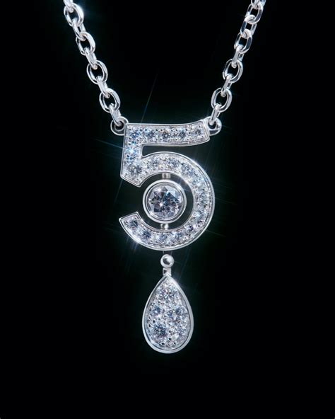 chanel no 5 necklace